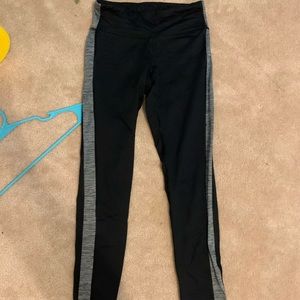 Black leggings with gray stripe